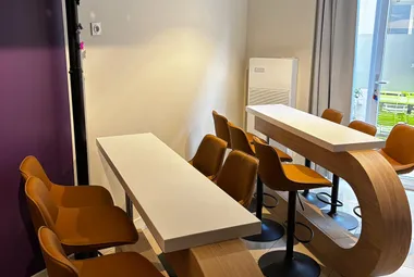 Meeting table configuration